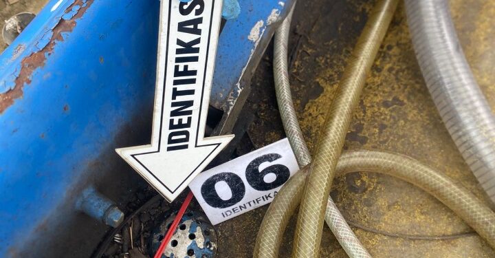 Polisi yang melakukan identifikasi dan olah TKP. (Ist)