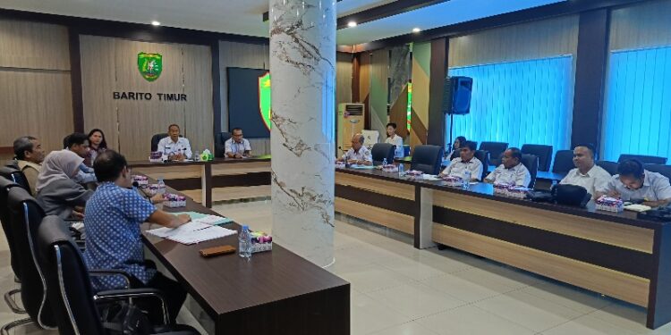 Rakor percepatan pembangunan Gudang Bulog yang diselenggarakan di ruang rapat Wakil Bupati Bartim, Rabu (29/4/2026).