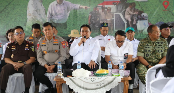 Wakil Gubernur Kalimantan Tengah, Edy Pratowo, bersama jajaran mengikuti panen raya yang digelar Kementerian Pertanian Republik Indonesia bersama Presiden RI secara virtual, Rabu (7/1/2026).