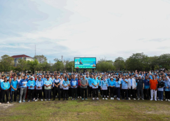 Wagub Kalteng, Edy Pratowo, bersama jajaran ASN mengikuti Jalan Sehat Hari Desa 2026, Jumat (9/1/2026).
