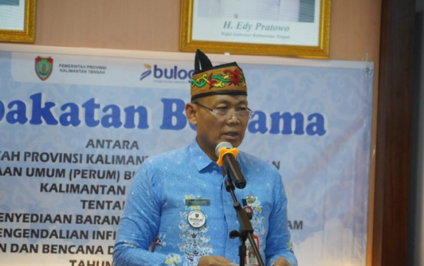 Staf Ahli Gubernur Kalteng Bidang Ekonomi, Keuangan, dan Pembangunan, Yuas Elko, menyampaikan sambutan dalam penandatanganan kesepakatan bersama dengan Perum BULOG Kanwil Kalimantan Tengah.