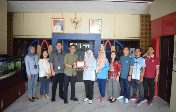 Jajaran Dislutkan dan OJK Kalteng usai audensi, Jumat (23/1/2026).