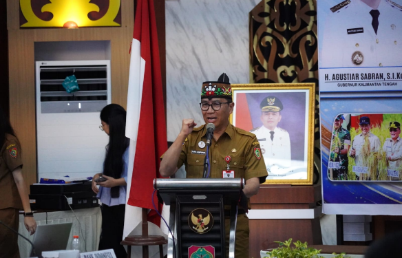 Plt Sekretaris Daerah Kalteng, Leonard S. Ampung, membuka Rakor RKPD 2027, Senin (2/2/2026).