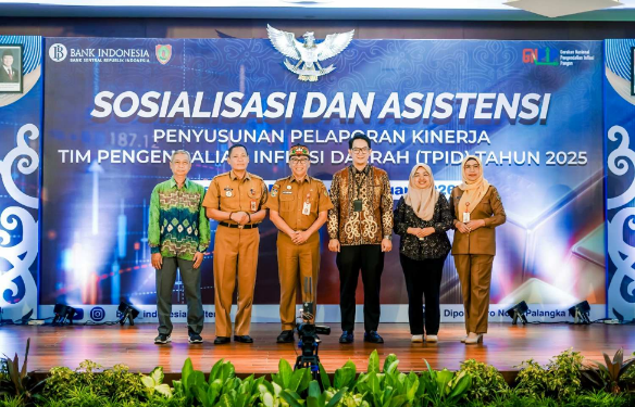 Plt Sekda Kalteng, Leonard S. Ampung, menghadiri sosialisasi dan asistensi penyusunan laporan kinerja Tim Pengendalian Inflasi Daerah (TPID) se-Kalteng.