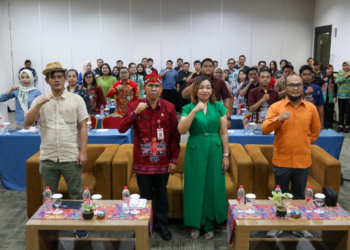 Staf Ahli Gubernur Bidang Kemasyarakatan dan SDM, Hamka, menghadiri pelatihan tenaga kesehatan yang digelar di Palangka Raya, Kamis (12/2/2026).