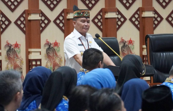 Gubernur Kalimantan Tengah, Agustiar Sabran, saat memberikan pengarahan kepada seluruh ASN di Aula Jayang Tingang, Palangka Raya, Rabu (18/2/2026).