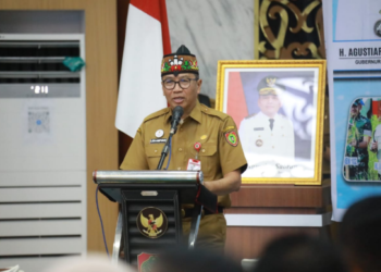 Plt Sekretaris Daerah Provinsi Kalimantan Tengah, Leonard S. Ampung, dalam rapat penyusunan RKPD 2027.