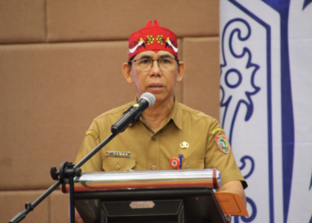 Staf Ahli Gubernur Bidang Kemasyarakatan dan SDM, Hamka, membuka Konsolidasi Daerah Pendidikan Dasar dan Menengah Tahun 2026.