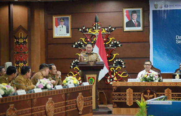 Wagub Kalteng, Edy Pratowo, dalam peluncuran aplikasi E-Pahari.