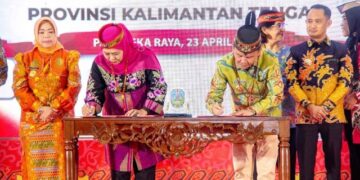 Penandatanganan kerja sama antara Pemerintah Provinsi Kalimantan Tengah dan Pemerintah Provinsi Jawa Timur di M Bahalap Hotel Palangka Raya, Kamis (23/4/2026). (Ist)