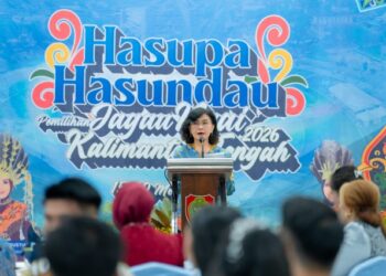 Pj Sekda Kalteng, Linae Victoria Aden, menyampaikan sambutan sekaligus membuka kegiatan Hasupa Hasundau (Gala Dinner) Pemilihan Jagau dan Nyai Kalimantan Tengah Tahun 2026 yang digelar di Istana Isen Mulang Rumah Jabatan Gubernur Kalimantan Tengah, Jumat (15/5/2026). (Ist)