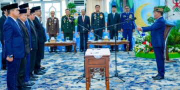 Gunernur Kalteng, Agustiar Sabran, ketika mengambil sumpah janji jabatan enam pejabat, Selasa (26/5/2026). (Ist)
