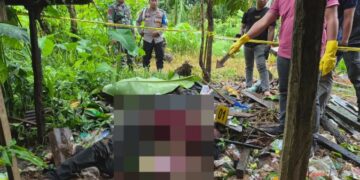 Polisi yang melakukan olah TKP, Minggu (3/5/2026). (Ist Polsek Tewah)