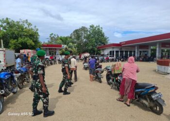 Tim gabungan yang terdiri dari Pemkab Bartim dan unsur TNI-Polri melakukan pengecekan BBM di SPBU Ampah, Sabtu (9/5/2026).