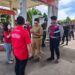 Asisten I Setda Bartim, Ari Panan P Lelu, bersama tim ketika melakukan pengecekan BBM di SPBU Longkang Kecamatan Dusun Timur, Senin (11/5/2026). (Ist)