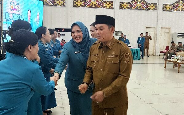 Wakil Ketua I DPRD Murung Raya, Dina Maulidah, saat menghadiri Rakerda TP-PKK Murung Raya yahg diselenggarakan di GPU Tira Tangka Balang, Puruk Cahu, Senin (11/5/2026).