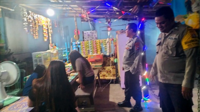 Patroli Dialogis di Warung Kopi, Polsek Bukit Batu Jaga Kamtibmas Saat Libur Nasional
