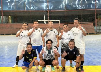 Jajaran pengurus PWI Murung Raya melakukan latihan bersama jelang pertandingan DAS Barito dan Gunung Mas, Rabu (13/5/2026).
