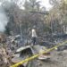 Personel Polsek Dusun Tengah melakukan olah TKP di rumah warga yang hangus terbakar. (Ist)