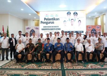 Bupati Barito Utara, H. Shalahuddin dan Wabup Felix Sonadie Y. Tingan, usai pelantikan Pengurus Kadin Periode 2026–2031, Senin (15/5/2026).