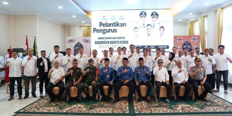 Bupati Barito Utara, H. Shalahuddin dan Wabup Felix Sonadie Y. Tingan, usai pelantikan Pengurus Kadin Periode 2026–2031, Senin (15/5/2026).