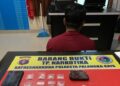 K (34) dan barang bukti sabu.