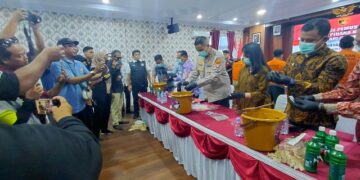 Pemusnahan barang bukti narkotika jenis sabu yang dilaksanakan Polres Kotawaringin Barat, Jumat (22/5/2026). (Ist)
