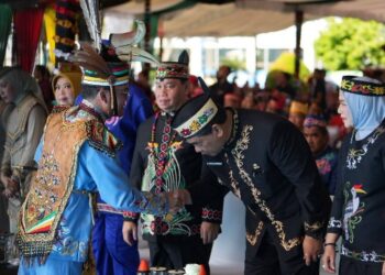 Bupati Barito Utara H. Shalahuddin, menghadiri peringatan Hut ke-69 Kalimantan Tengah di Palangka Raya, Sabtu (23/5/2026).