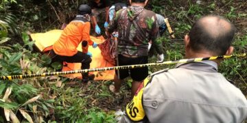 Evakuasi korban Rawita Sidum (73), oleh tim gabungan, Minggu (24/5/2026). (Ist)