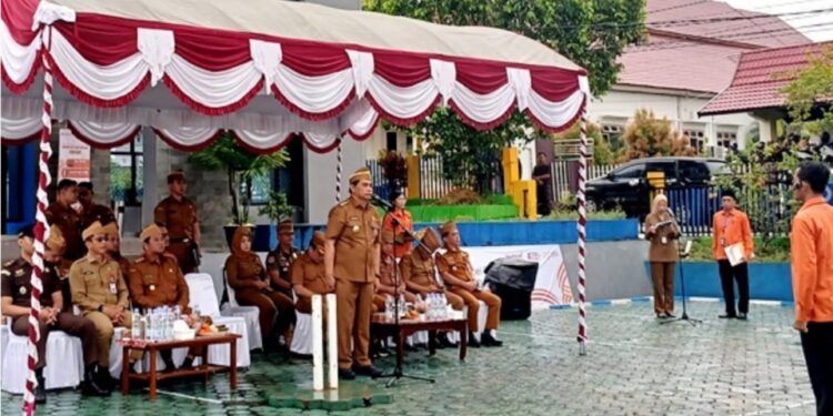 Bupati Barito Utara, H. Shalahuddin, memimpin Apel Siaga Sensus Ekonomi 2026, Senin (25/5/2026).