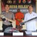 Kasat Reskrim Polres Gunung Mas, AKP Agung Wijaya Kusuma, didampingi PS Kasihumas IPDA Abner, saat konferensi pers dipimpin langsung oleh di halaman Mapolres setempat, Senin (25/5/2026). (Ist)