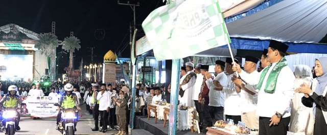 Bupati Barito Utara, H. Shalahuddin, melepas peserta malam takbiran Hari Raya Iduladha 1447 Hijriah/2026 Masehi, Selasa (26/5/2026).