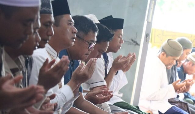 Kapolres Bartim AKBP Eddy Santoso, saat Salat Iduladha 1447 Hijriah di Masjid Al Harist, Rabu (27/5/2026).