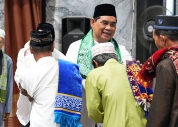 Bupati Barito Utara, H. Shalahuddin, usai Salat Iduladha 1447 H di Masjid Jami, Rabu (27/5/2026).