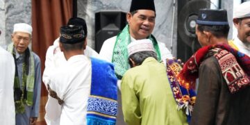 Bupati Barito Utara, H. Shalahuddin, usai Salat Iduladha 1447 H di Masjid Jami, Rabu (27/5/2026).