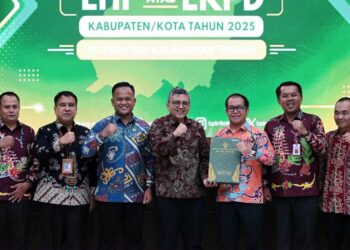 Ketua DPRD Barito Timur, Nursulitio (tiga dari kanan) menghadiri penerimaan Opini WTP LHP BPK RI Perwakilan Provinsi Kalimantan Tengah, di Palangka Raya, Jumat (28/5/2026).