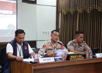 Waka Polres Bartim Kompol Alexander F Sitepu, didampingi Kasat Reskrim AKP Hengky Prasetyo, dan AKP Eko Sutrisno, dalam press release ungkap kasus kejahatan jalanan, Sabtu (30/5/2026). (Ist)