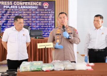 Kapolres Lamandau AKBP Joko Handono, beserta jajaran dalam press release, Sabtu (30/5/2026). (Ist)