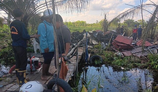Rumah dan Gudang di Kelurahan Sebangau, yang sudah hangus terbakar, Sabtu (30/5/2026). (Ist)