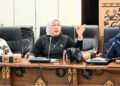 Wakil Ketua II DPRD Barito Utara, Henny Rosgiaty Rusli (tengah), yang menegaskan agar pembangunan Jembatan Lahei bisa diakses dua kecamatan dalam RDPU yang dilaksanakan, Senin (18/5/2026).