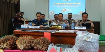 Kapolres Bartim AKBP Eddy Santoso, beserta jajaran dalam press release pengungkapan, Selasa (9/6/2026).