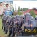 Jajaran Polres Bartim tampil impresif dalam Lomba Dalmas, Senin (22/6/2026). INZET: Wakapolda Kalteng Brigjen Pol Yosi Muhamartha, menyerahkan penghargaan yang diterima personel Polres Bartim. (Ist)