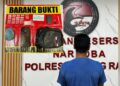 IAY alias Billy (36) diamankan bersama 20 paket sabu.