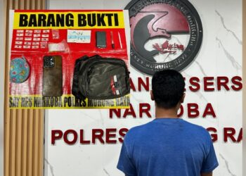 IAY alias Billy (36) diamankan bersama 20 paket sabu.