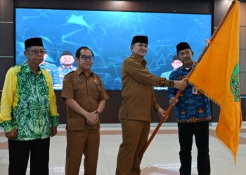 Bupati Bartim, M. Yamin, melepas kafilah MTQ KORPRI VIII, Selasa (23/6/2026).