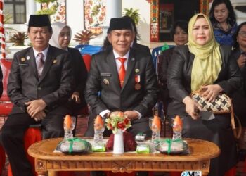 Waket I DPRD Murung Raya, Dina Maulidah (dua dari kiri), menghadiri peringatan Hari Lahir Pancasila, Senin (1/6/2026).