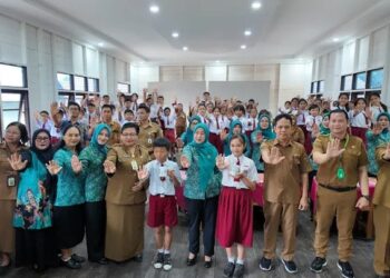 Ketua TP PKK Barito Utara, Maya Savitri Shalahuddin, B2SA Goes To School di SDN 1 Kandui, Kecamatan Gunung Timang, Selasa (2/6/2026).