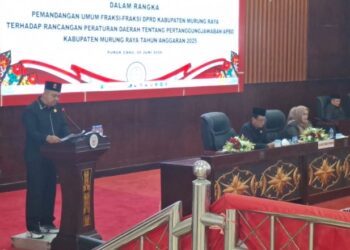Juru bicara Fraksi PKS, Fitriadi, menyampaikan pandangan Raperda Pertanggungjawaban Pelaksanaan APBD TA 2025, Jumat (5/6/2026).
