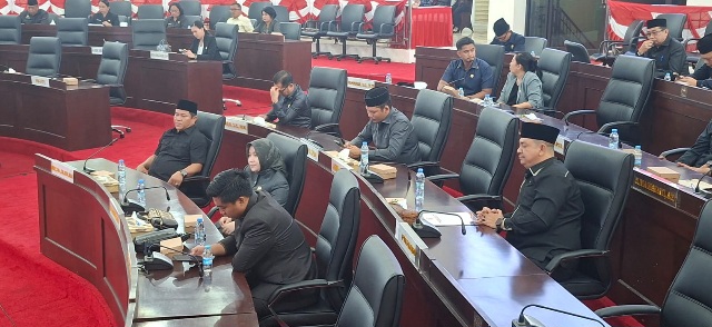 Jajaran DPRD Murung Raya, yang dengan seksama mengikuti Rapat Paripurna Ke-2 Masa Sidang II Tahun 2026, Jumat (5/6/2026).