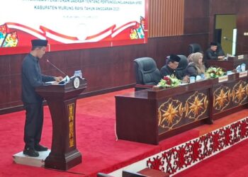 Juru bicara Fraksi PKB, Akhirudin, menyampaikan pandangan terhadap Raperda Pertanggungjawaban APBD TA 2025, Jumat (5/6/2026).